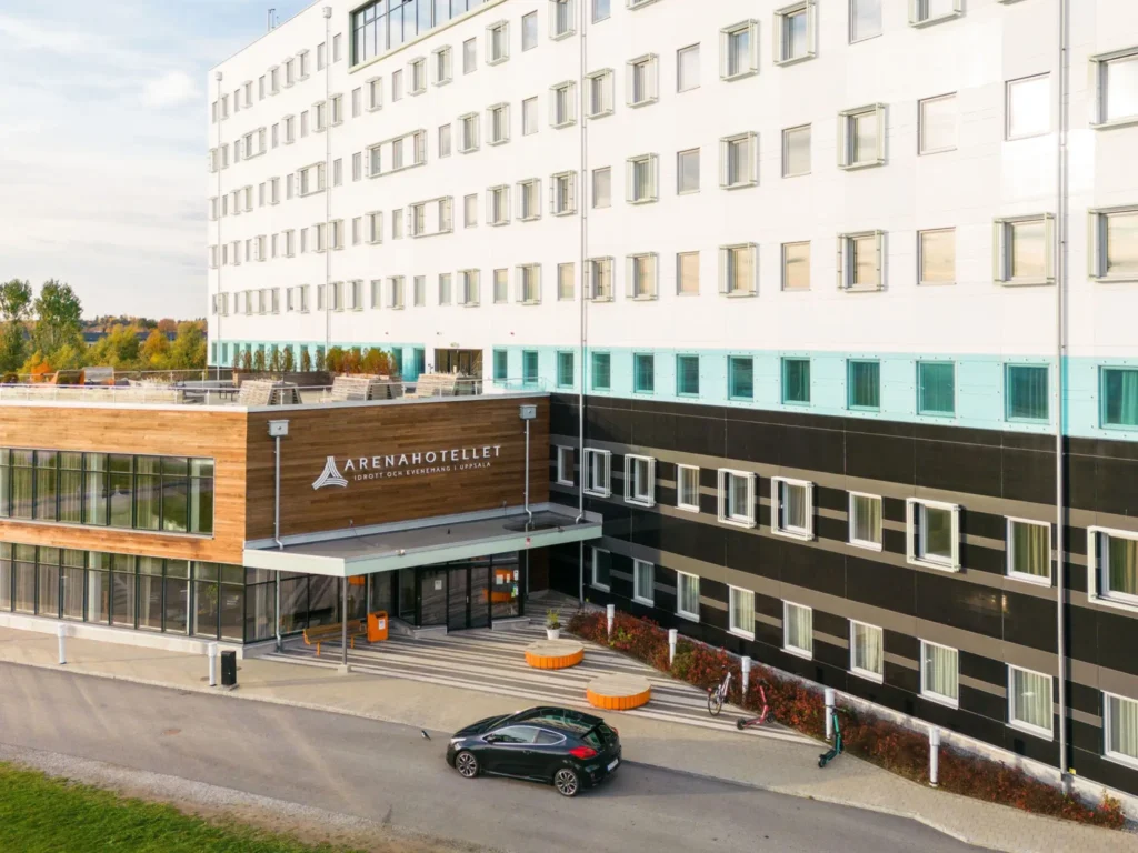 Entrance to Arenahotellet from the outside.