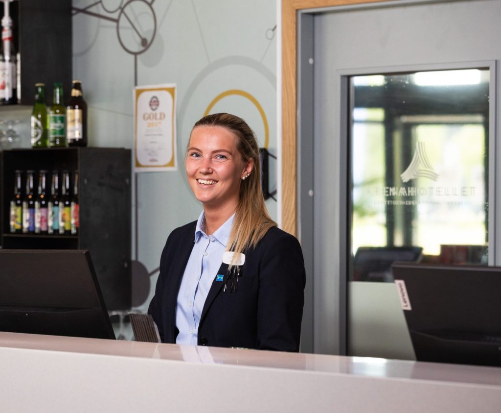 Leende receptionist